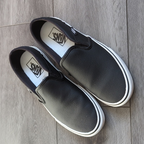 Vans slip on shoes, size 9 - Picture 1 of 7